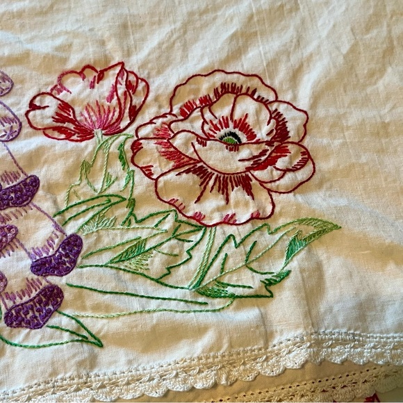 MCM handmade Embroidered POPPIES, FOXGLOVE, Pair Linen Pillowcases Cottage Core - Picture 5 of 10